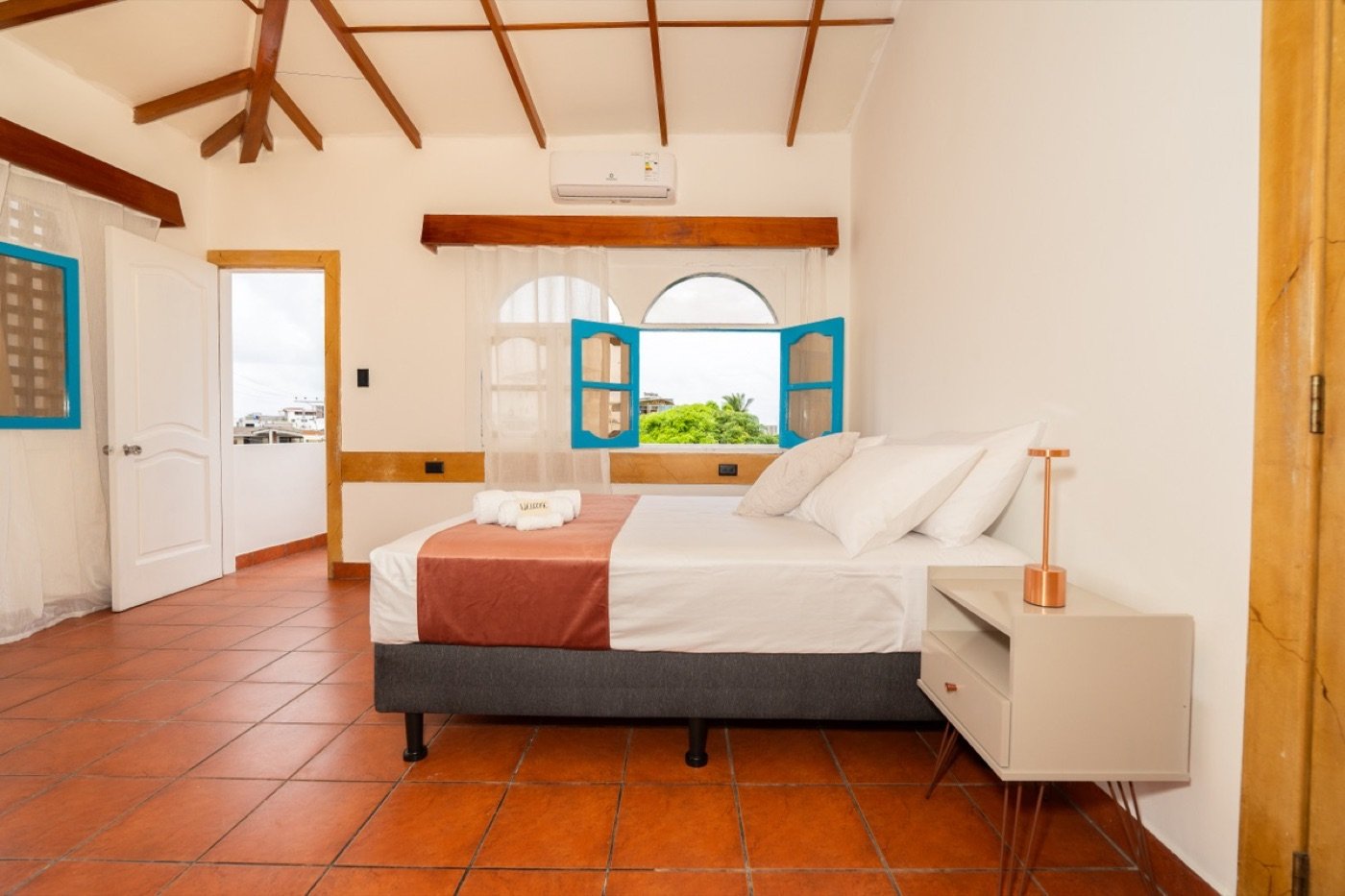 Habitación Triple Deluxe con Balcón Hotel Crossman